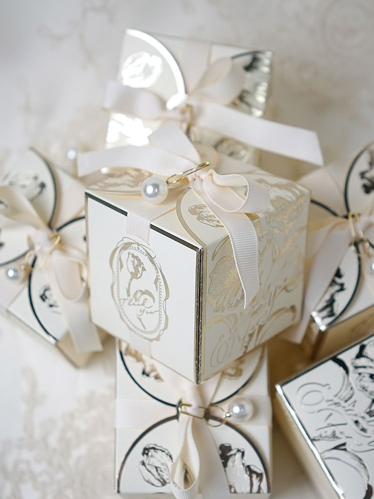 กล่องของขวัญกระดาษสี่เหลี่ยมพร - Event Party Box บทวิจารณ์และราคา